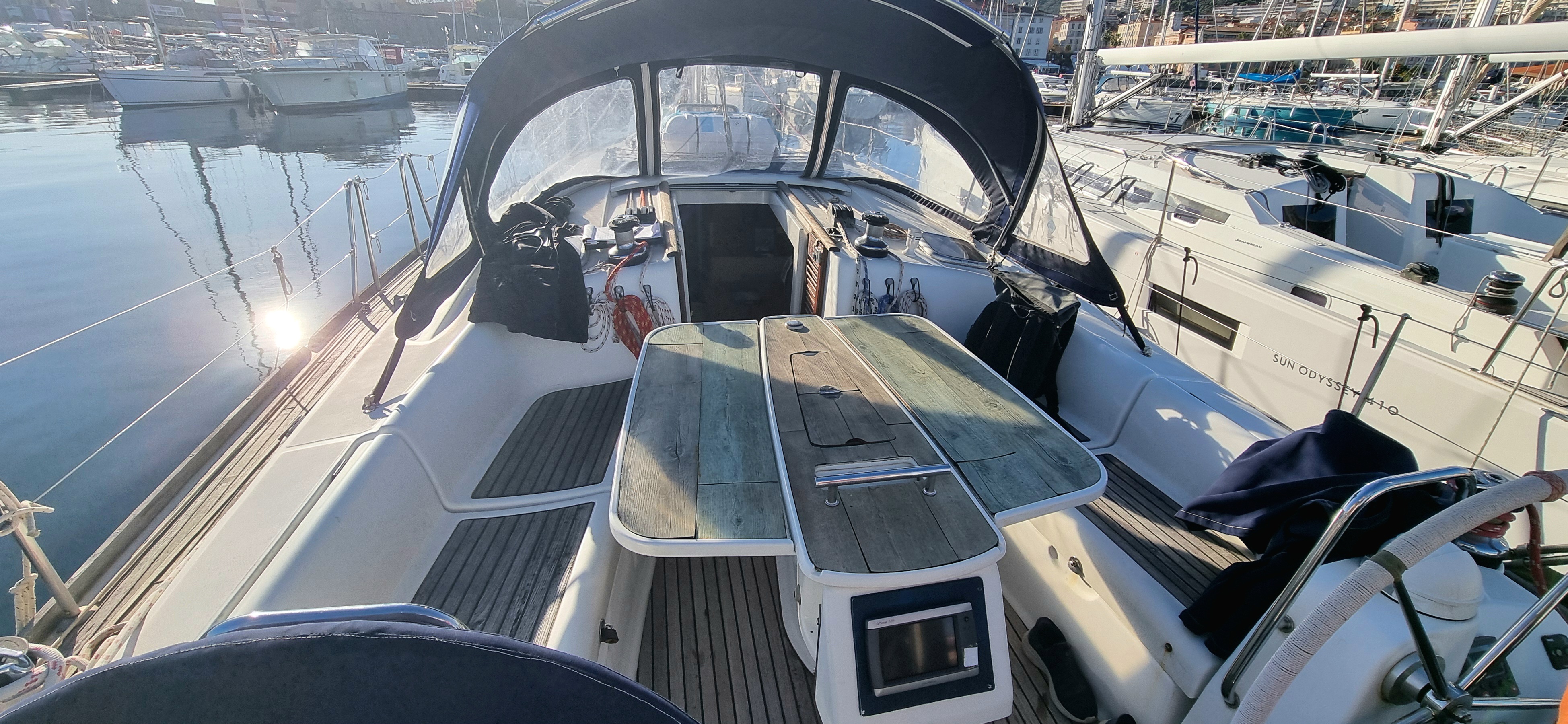 slider 2 Beneteau Oceanis 43